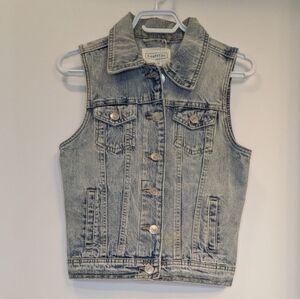 EIGHTYTWO Distressed Denim Vest
